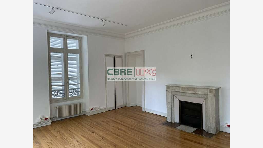 Vente immeuble de bureaux type villa à Pau