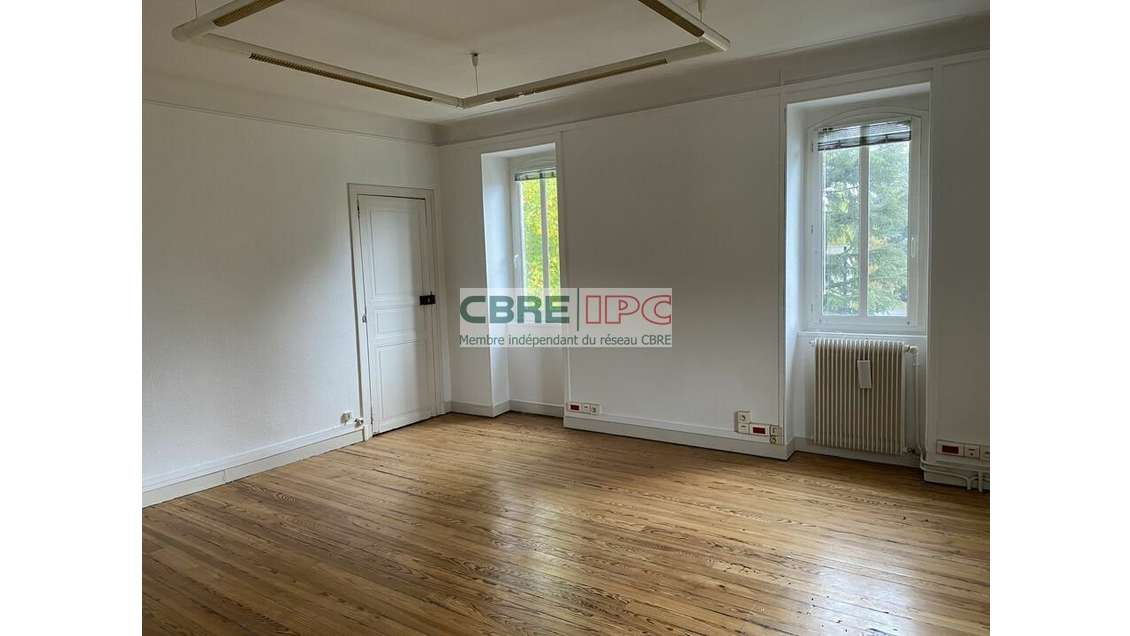 Vente immeuble de bureaux type villa à Pau