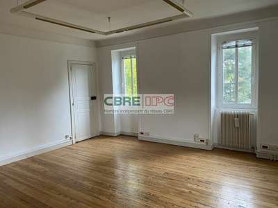 Vente immeuble de bureaux type villa à Pau
