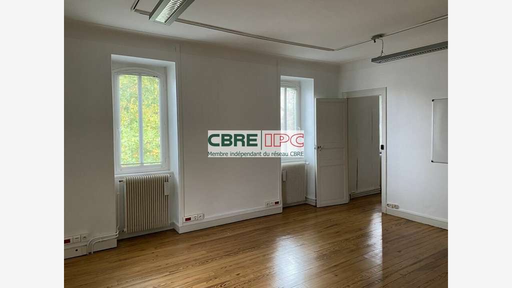 Vente immeuble de bureaux type villa à Pau