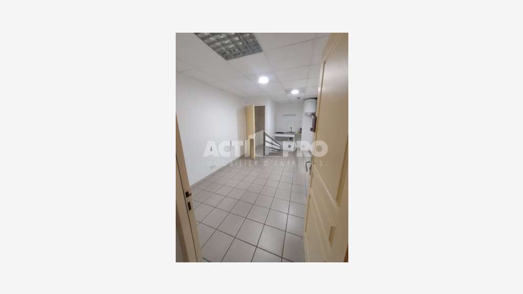 Vente local avec vitrine Quai Vauban Perpignan