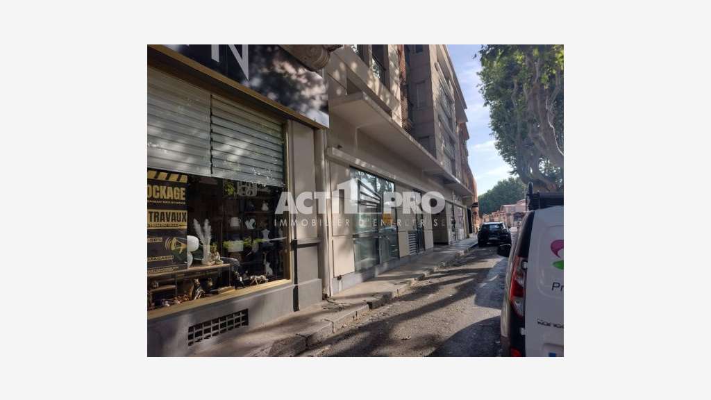 Vente local avec vitrine Quai Vauban Perpignan