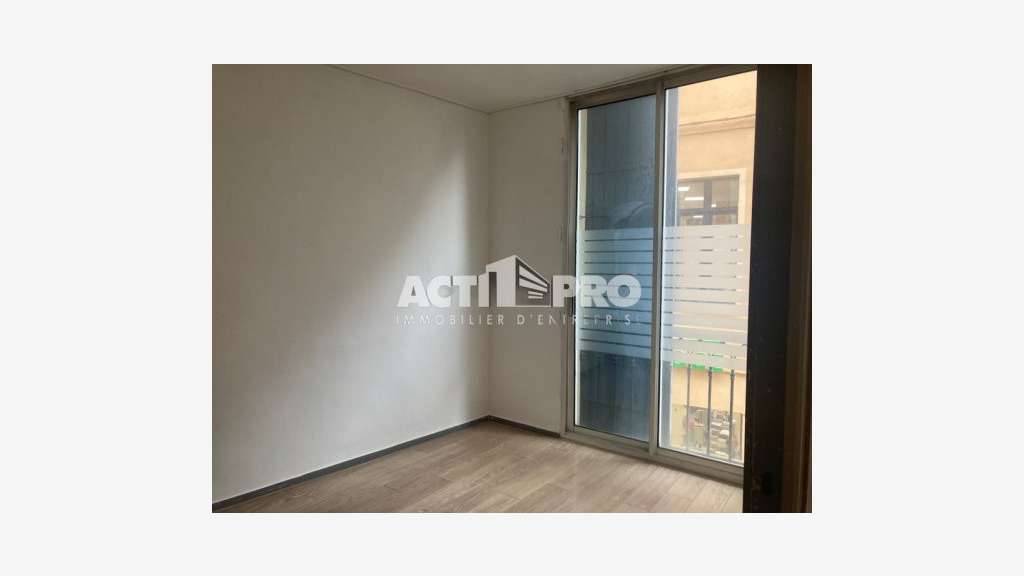 À vendre bureaux 120 m² en R+1 à Perpignan