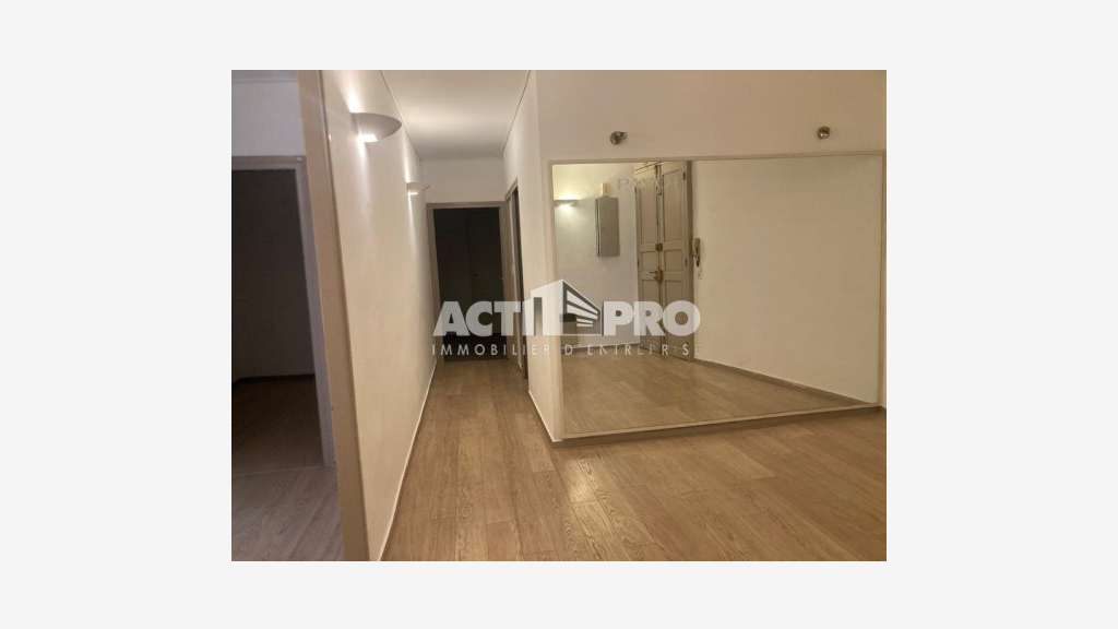 À vendre bureaux 120 m² en R+1 à Perpignan