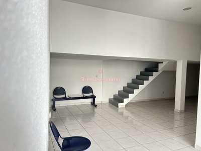 Bureau 180 M2 Perpignan sud