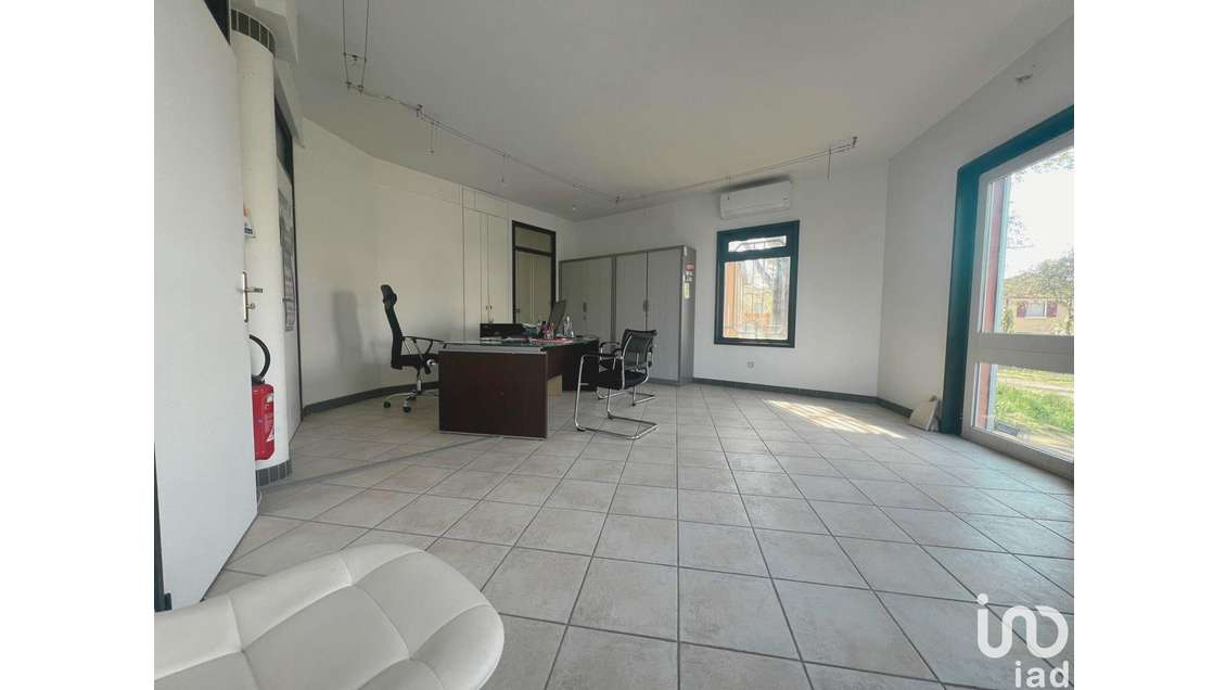 Vente murs bureaux 89m² accès PMR à Pertuis Nord
