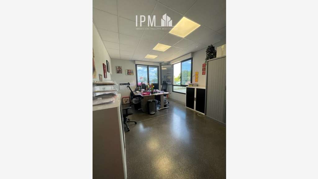 Bureaux de 427m² à vendre à Pertuis Nord 84120