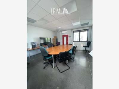 Bureaux de 427m² à vendre à Pertuis Nord 84120