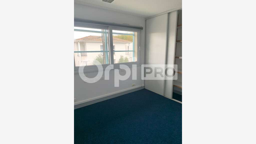 Vente bureaux refaits à neuf 174m² R+1 à Pessac