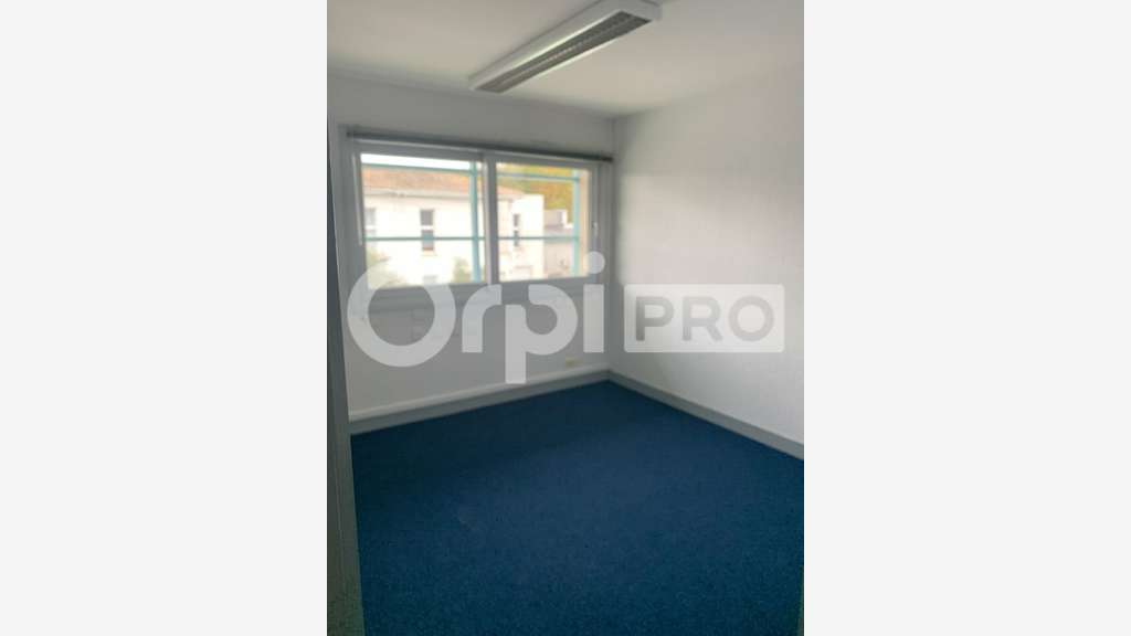 Vente bureaux refaits à neuf 174m² R+1 à Pessac