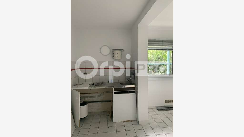 Vente bureaux refaits à neuf 174m² R+1 à Pessac