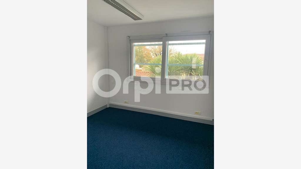 Vente bureaux refaits à neuf 174m² R+1 à Pessac