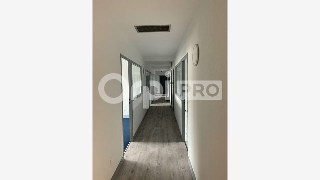 Vente bureaux refaits à neuf 174m² R+1 à Pessac
