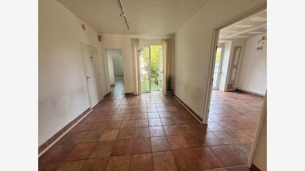 Vente bureaux de 111m² à Pierrefonds centre