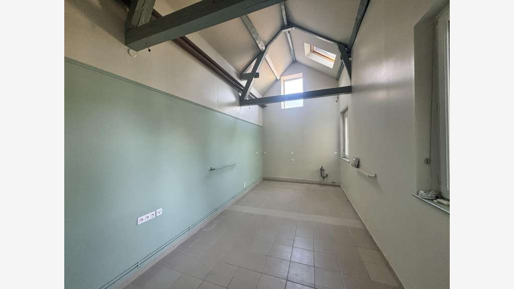 Vente bureaux de 111m² à Pierrefonds centre