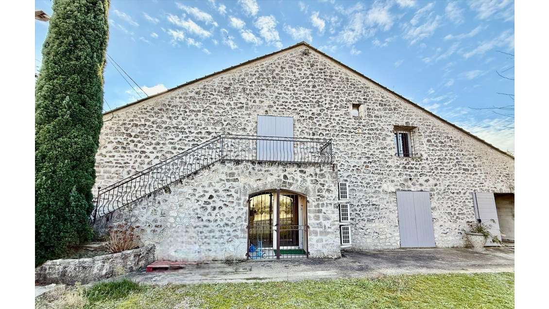 AV bureaux 303m² avec terrain 831m² à Pierrelatte