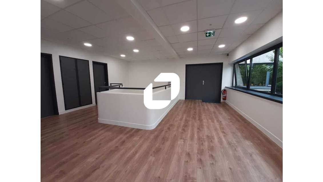 Vente Bureaux 240m² Plaisir