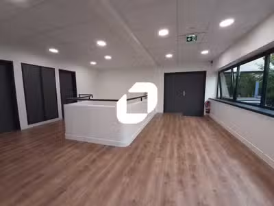 Vente Bureaux 240m² Plaisir