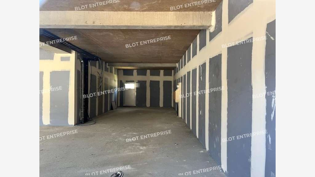 Cellule commerciale 162m² ERP 5 à louer à Plérin