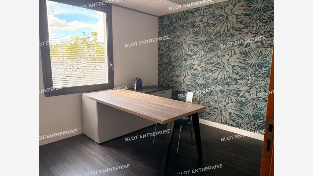 A VENDRE - BUREAUX 170 m² PLOUFRAGAN