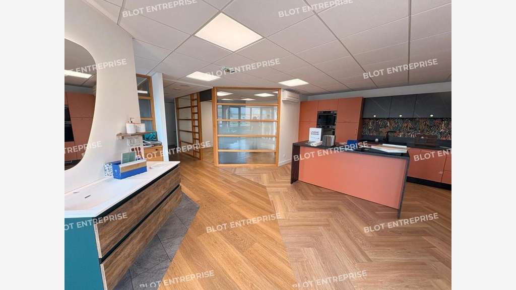 A VENDRE - BUREAUX 170 m² PLOUFRAGAN