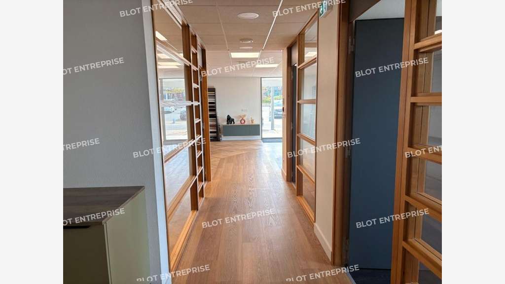 A VENDRE - BUREAUX 170 m² PLOUFRAGAN