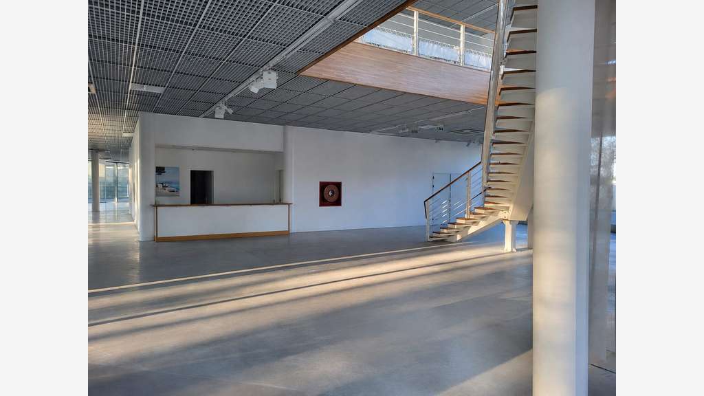 AV immeuble bureau ou commerce 1750m² Vannes Ouest
