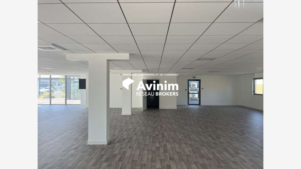 Vente Plateau de bureaux 242m² à Pont du Château