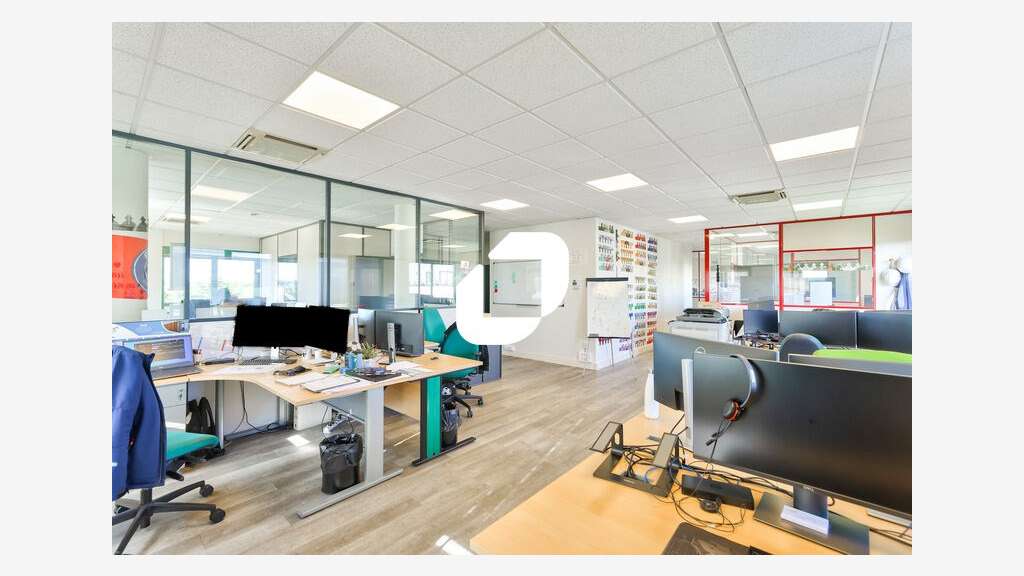 Vente Bureaux 670m² Pontault combault
