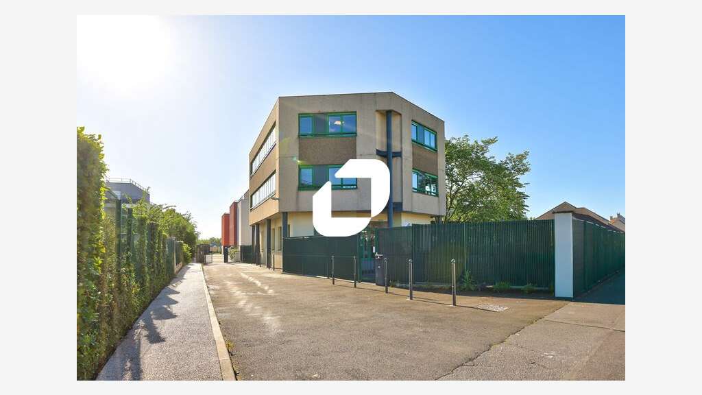 Vente Bureaux 670m² Pontault combault