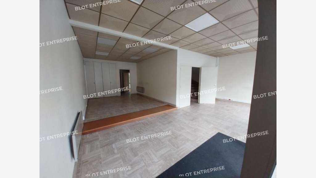 A vendre à louer locaux 200m² à Pontivy centre