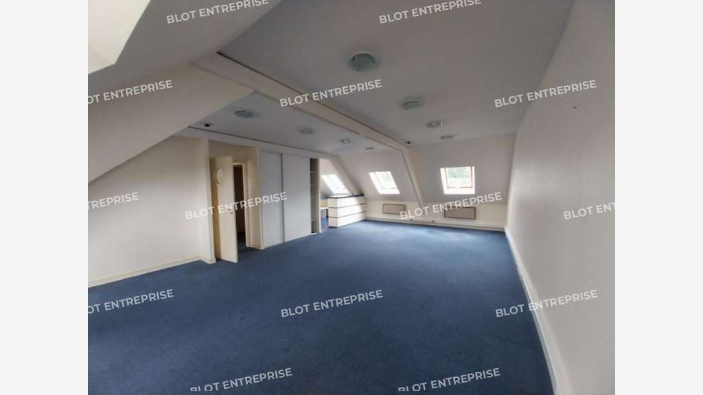 A vendre à louer locaux 200m² à Pontivy centre
