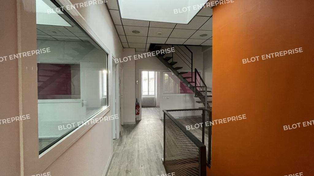A vendre local professionnel 153m² à Pornic