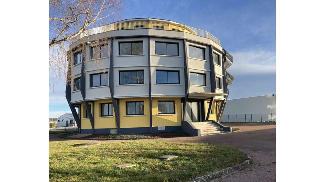 Vente bureaux rénovés 790m² à Torcy-le-Grand