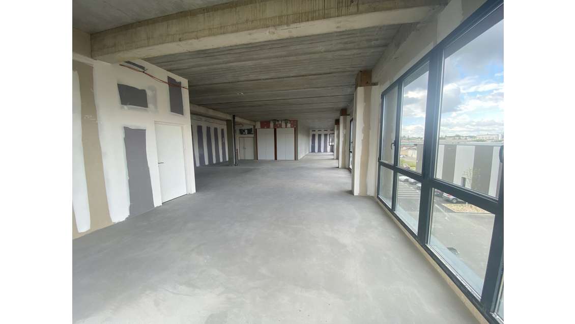 Vente plateau de bureaux 346m² à Angers St Serge 