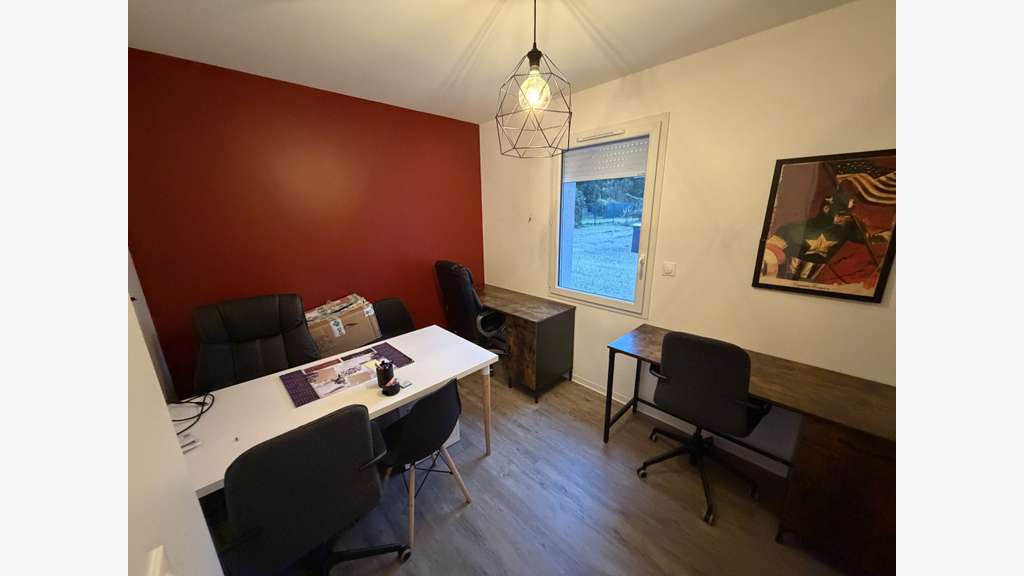 A vendre maison/bureaux à Puymoyen