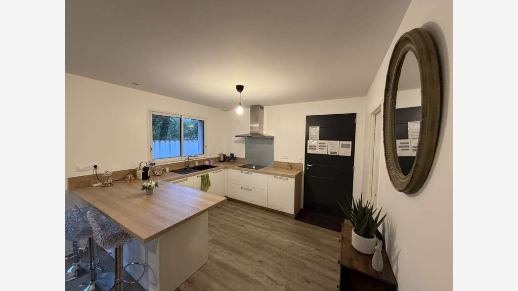 A vendre maison/bureaux à Puymoyen