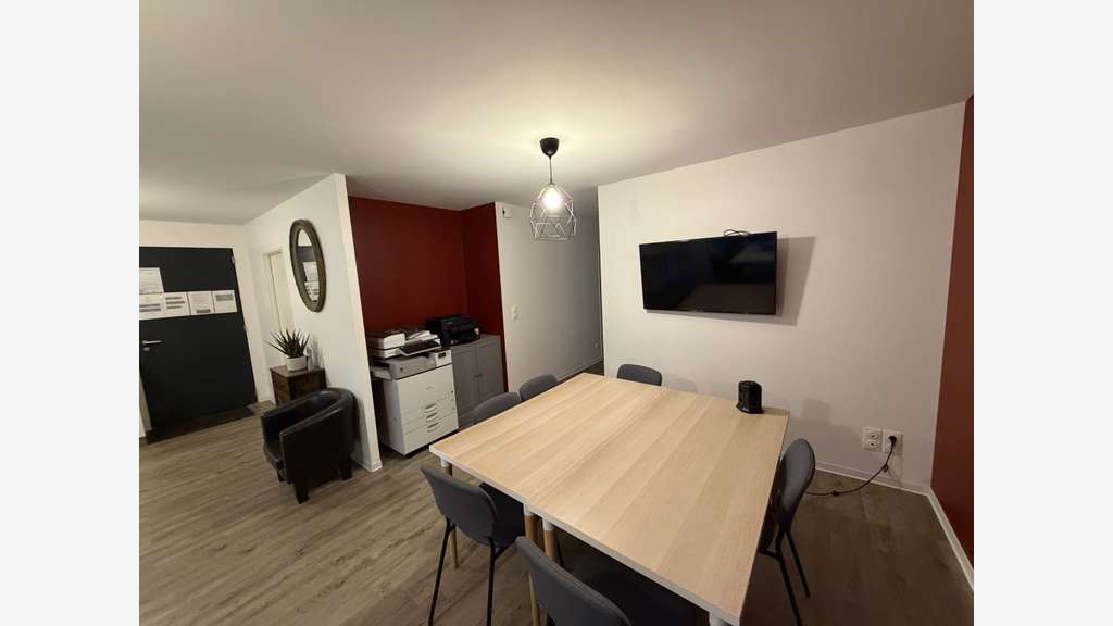 A vendre maison/bureaux à Puymoyen