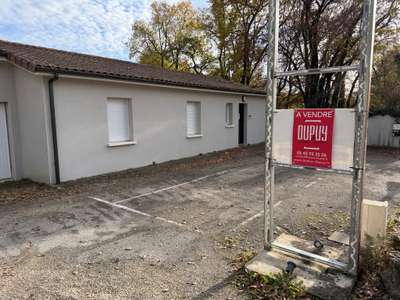 A vendre maison/bureaux à Puymoyen