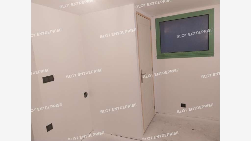 A vendre bureaux 120m² en RDC surélevé à Quimper