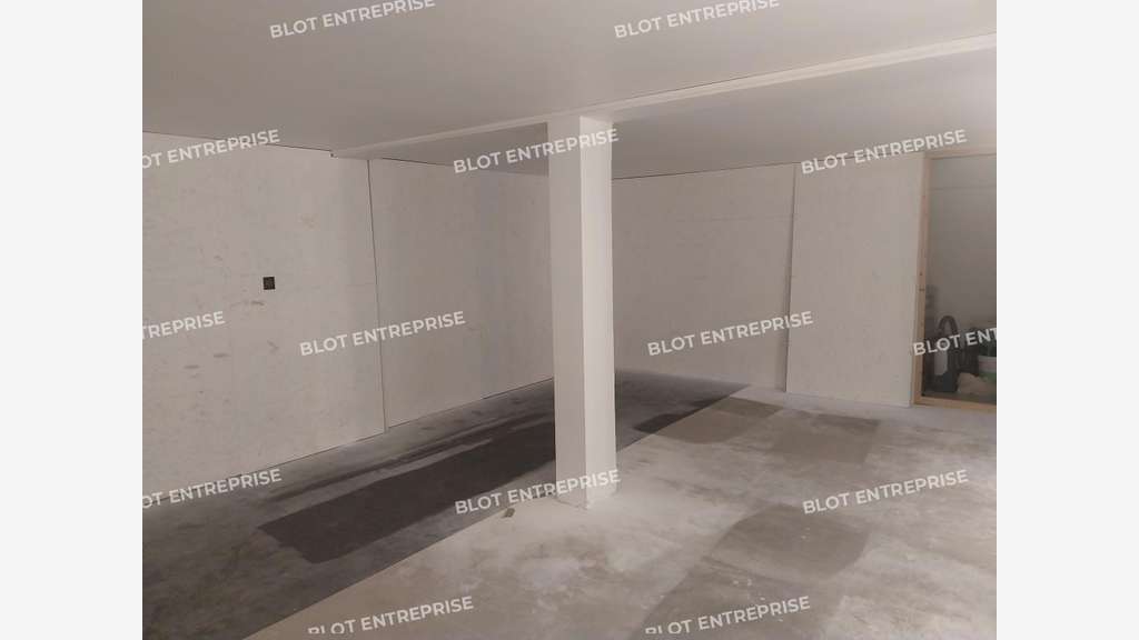 A vendre bureaux 120m² en RDC surélevé à Quimper