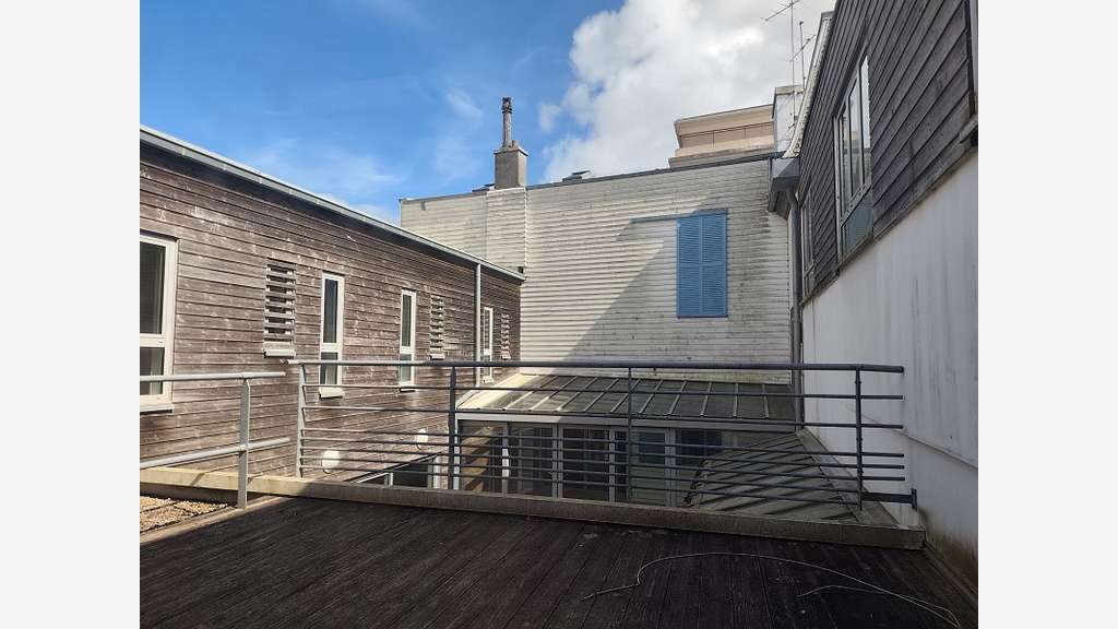 Vente bureaux 800m² sans copropriété à Brest