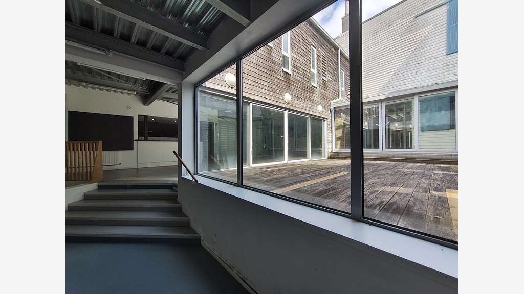 Vente bureaux 800m² sans copropriété à Brest