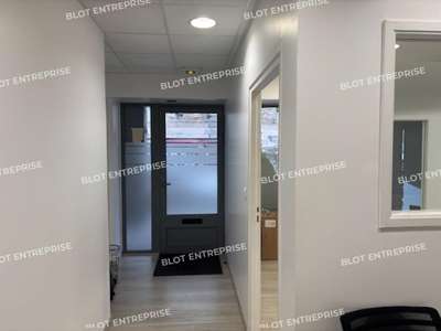 A vendre bureaux loués 72m² axe passant Quimper