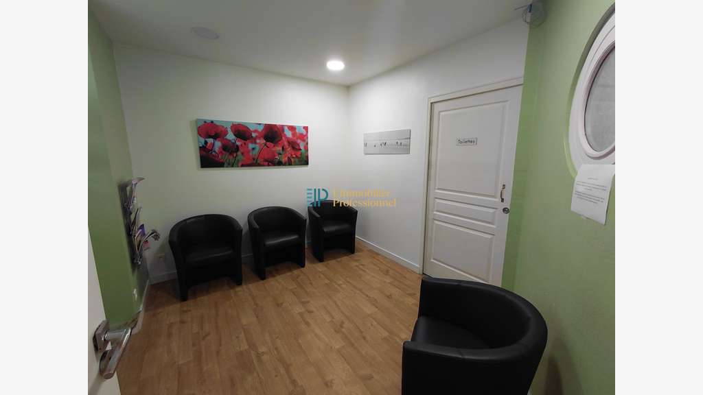 AV cabinet médical 200m² Quimper entrée de ville