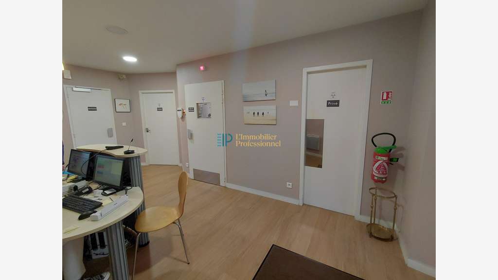 AV cabinet médical 200m² Quimper entrée de ville