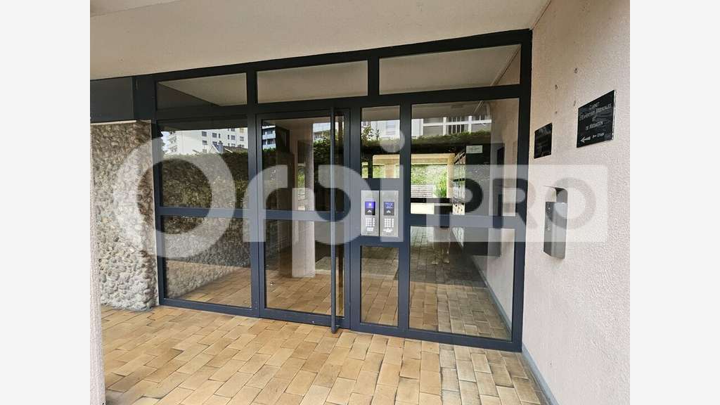 Bureau 80m² R+1 à vendre à Reims sect Av. de Paris