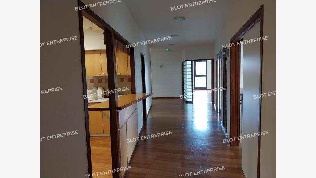 A vendre ou à louer bureaux 440m² à Rennes