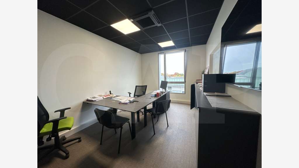 Bureaux neufs de 62m² à vendre en R+2 à Rennes
