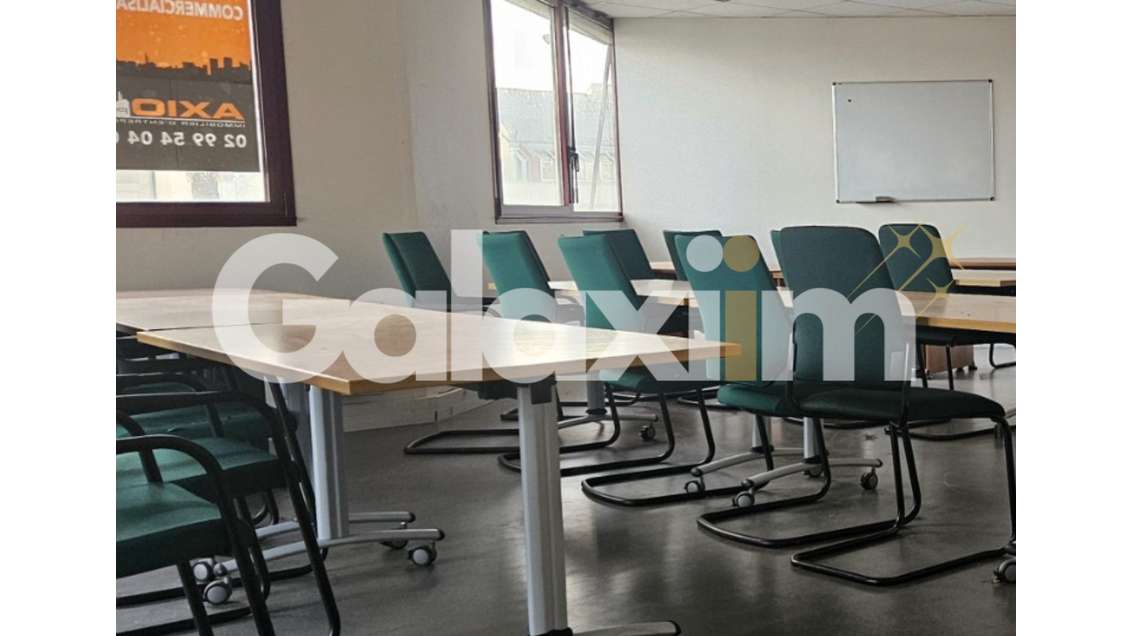 AV bureaux 370m² Rennes accès rocade sud-est